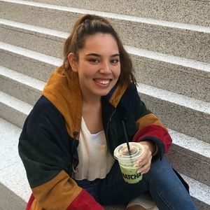 Meet your Posher, Danielle